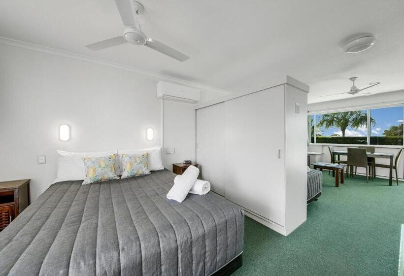 标准三人间, Reef Adventureland Motor Inn