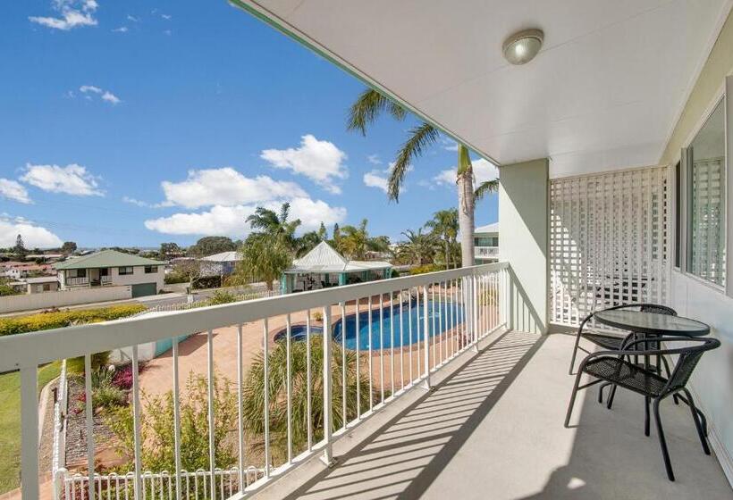 标准三人间, Reef Adventureland Motor Inn