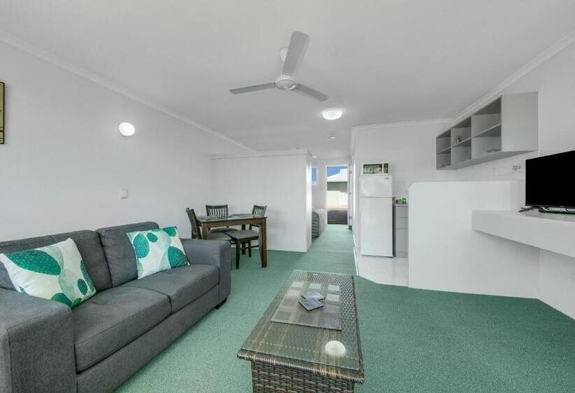 标准三人间, Reef Adventureland Motor Inn