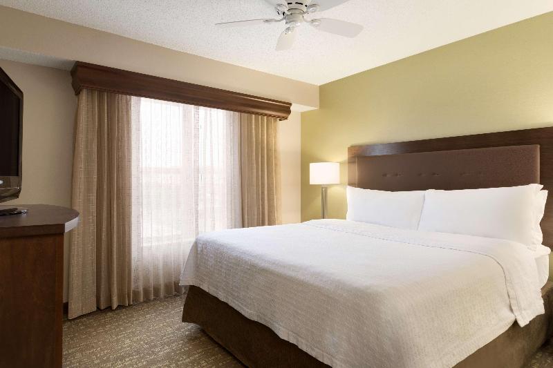 标准三人间, Reef Adventureland Motor Inn