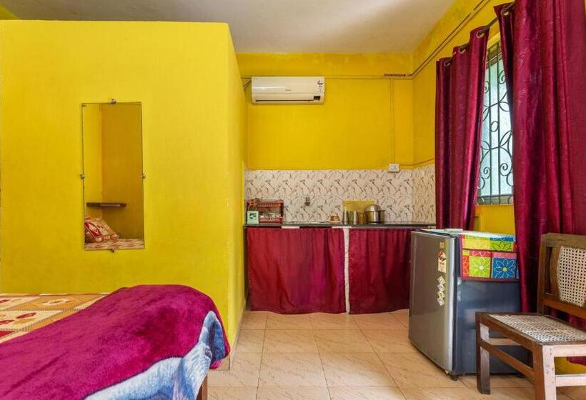 Номер Стандарт с Балконом, Jes Guest House