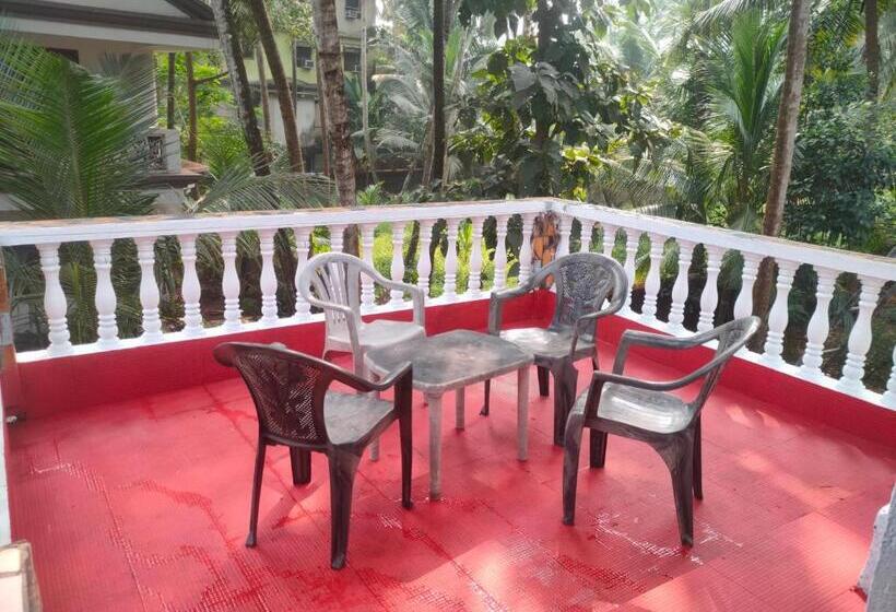 Номер Стандарт с Балконом, Jes Guest House