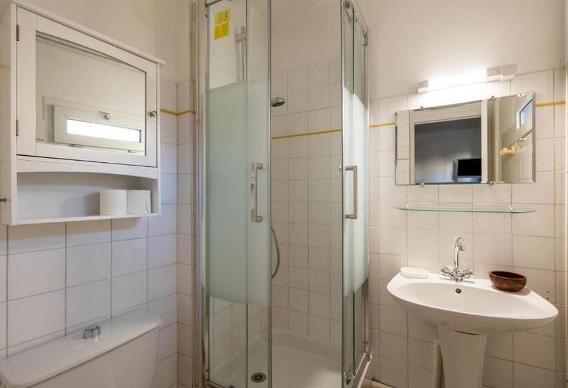 استودیوی استاندارد, Residence Meublee Services