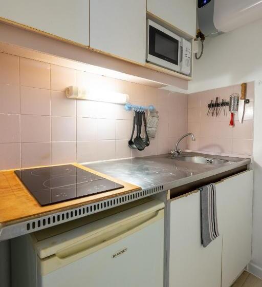 דירת חדר, Residence Meublee Services
