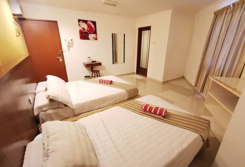 اتاق سوپریور سه تخته, Sunderland Motel