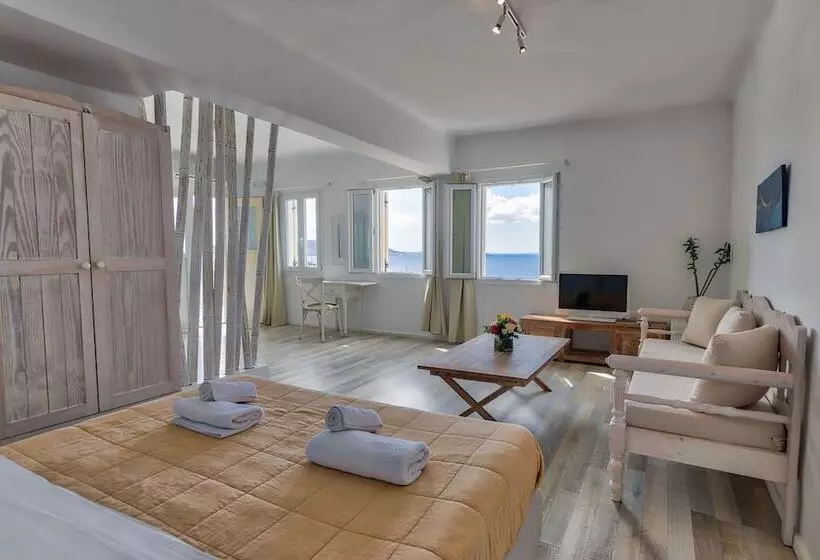 オーシャンビューのデラックストリプルルーム, Withinn Mykonos Suites