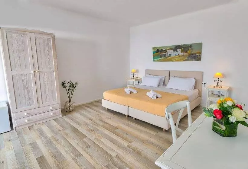 オーシャンビューのデラックストリプルルーム, Withinn Mykonos Suites
