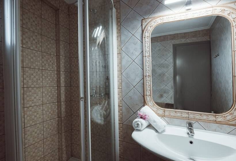 غرفة قياسية مطلّة علي البحيرة, Akti Hotel Ioannina