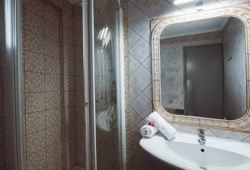 レイクビュースタンダードルーム, Akti Hotel Ioannina