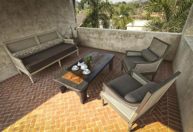 Апартаменты 2 Спальни с Балконом, Reverie Siam