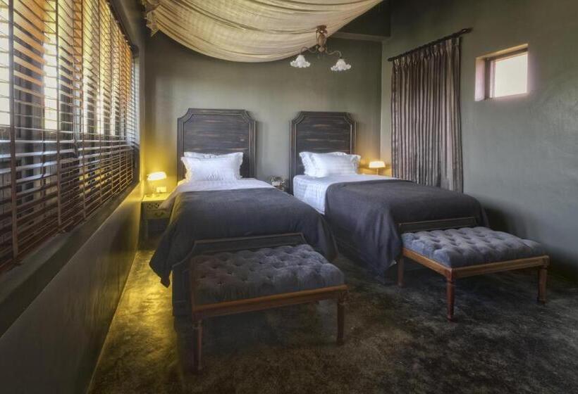 Апартаменты 2 Спальни с Балконом, Reverie Siam