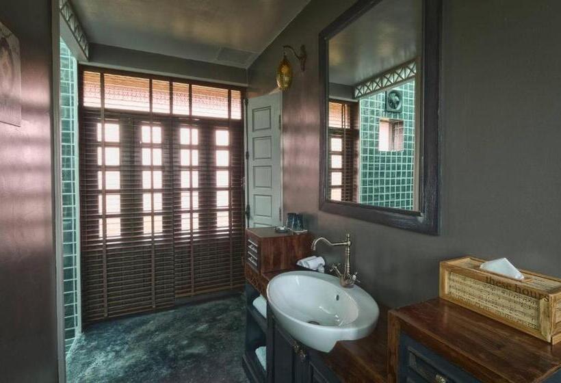 Апартаменты 2 Спальни с Балконом, Reverie Siam