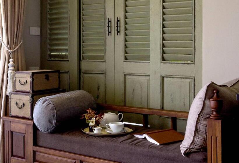 Номер Стандарт, Reverie Siam