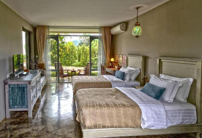 Номер Стандарт, Reverie Siam