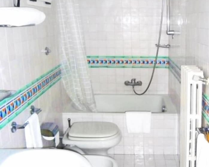 דירת חדר, Visa Residence