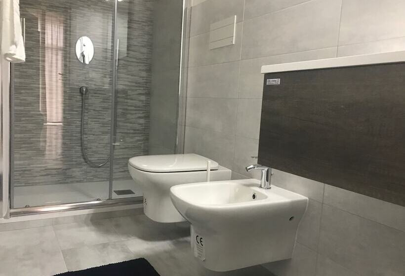 דירת חדר, Visa Residence