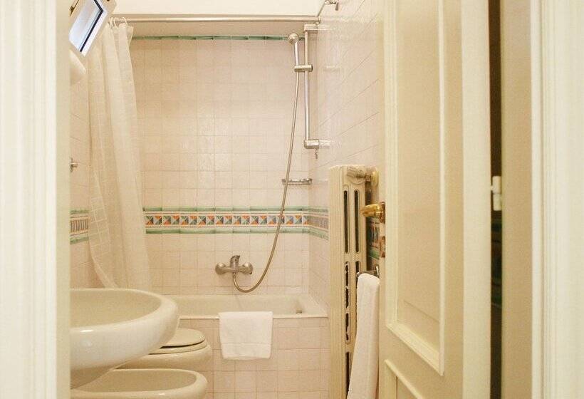 דירת חדר, Visa Residence