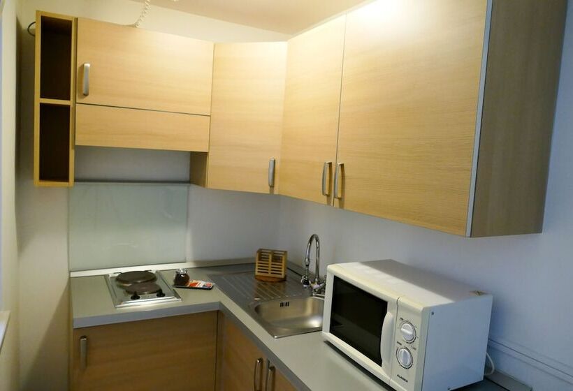 דירת חדר, Visa Residence