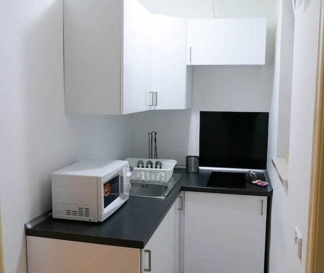 דירת חדר, Visa Residence