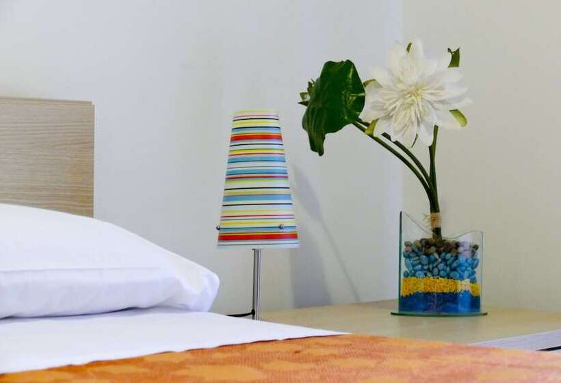 דירת חדר, Visa Residence