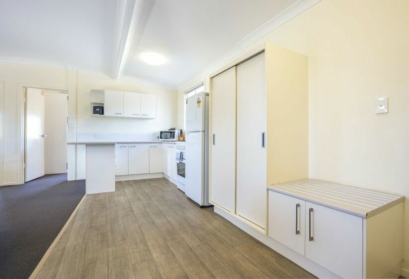 带2个卧室的公寓, Nightcap At Golden Beach Tavern