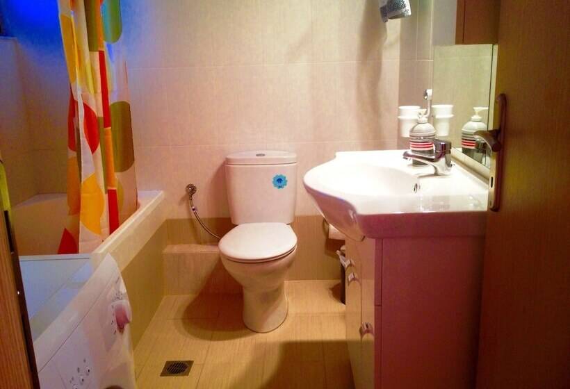 침실 2개 주택, Nitelli's Houses