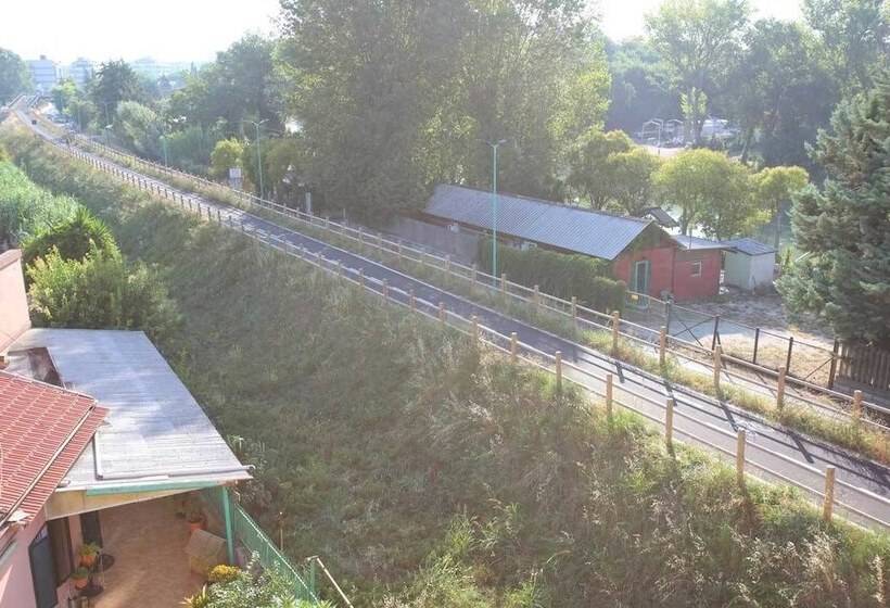 اتاق استاندارد, Moon River Guest House