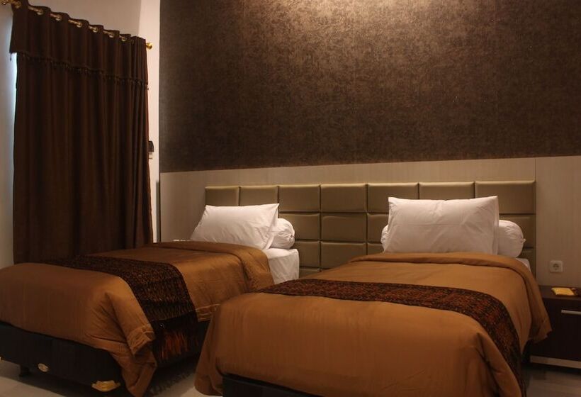 Superior Oda, Tlogomas Guest House