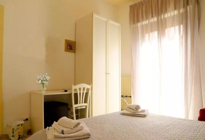 اتاق کلاسیک چهارنفره, Night & Day