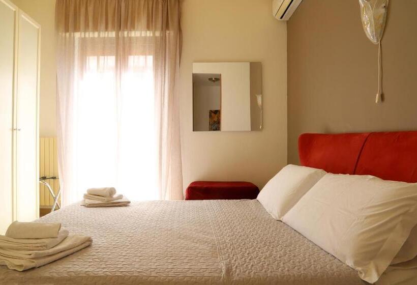 اتاق کلاسیک چهارنفره, Night & Day