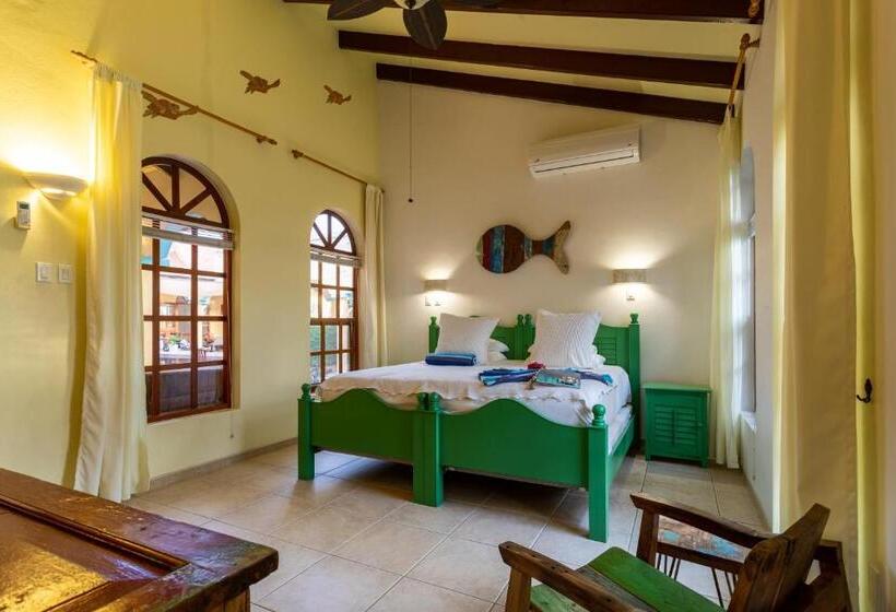 اتاق لوکس با تخت بزرگ, Goood Resort