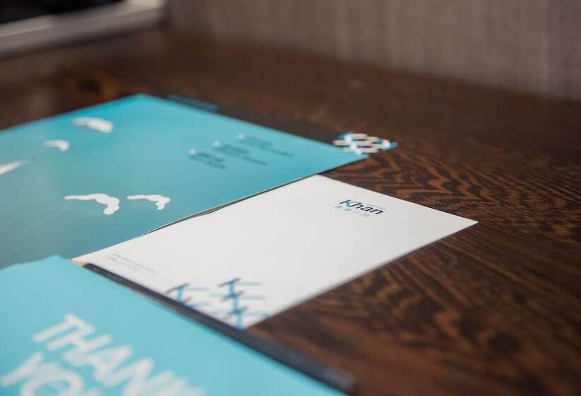 اتاق استاندارد سه نفره, Khan