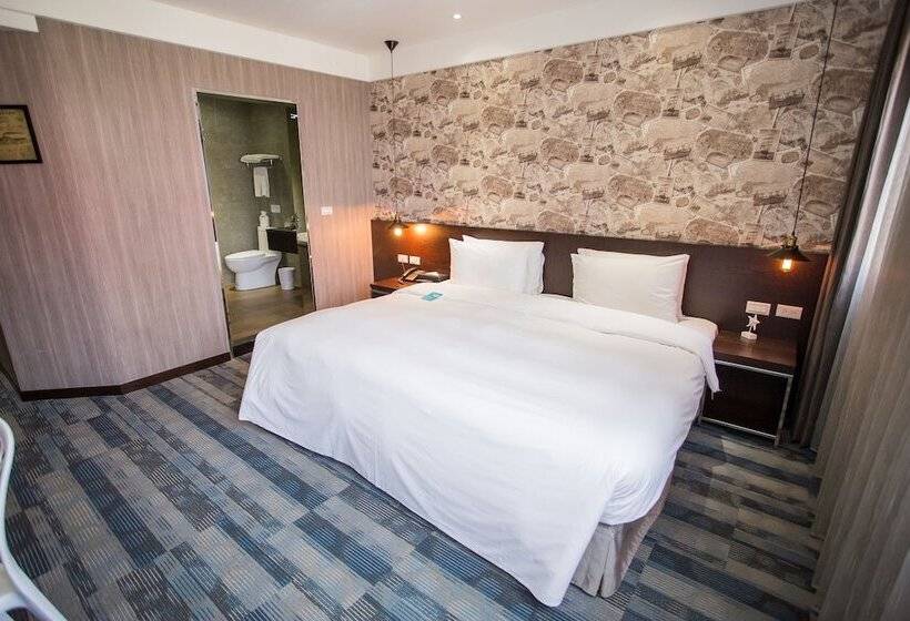 اتاق لوکس, Khan