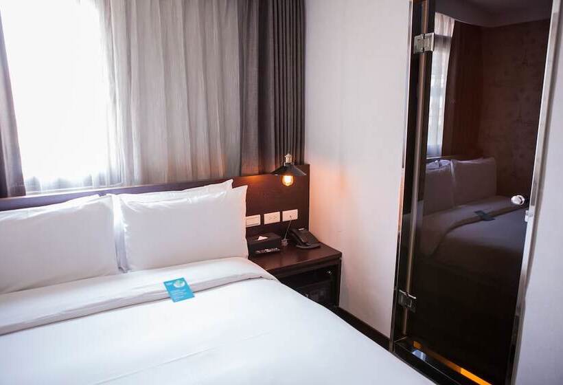 اتاق لوکس چهار تخته, Khan