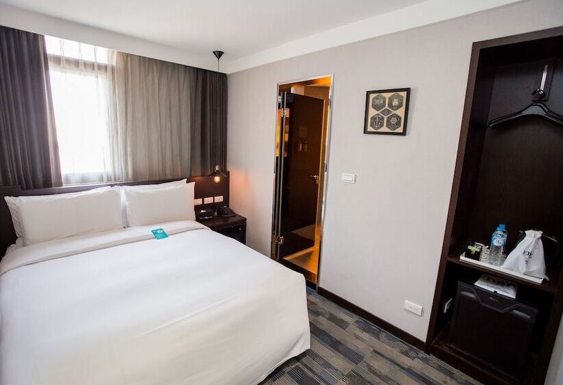 اتاق لوکس چهار تخته, Khan