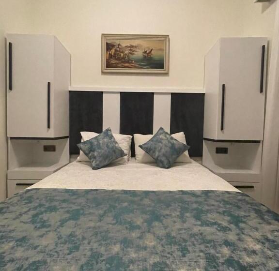 اتاق استاندارد, Mia