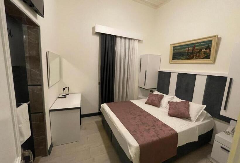 اتاق استاندارد, Mia