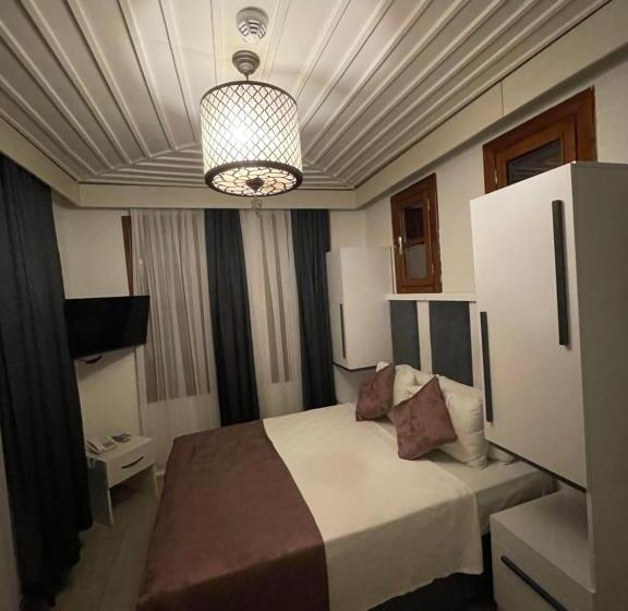 اتاق سوپریور با چشمانداز دریا, Mia