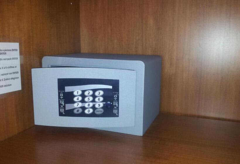 غرفة قياسية ثلاثية, Montecarlo