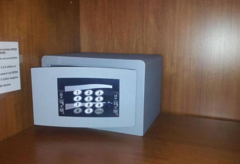 غرفة قياسية فردية, Montecarlo