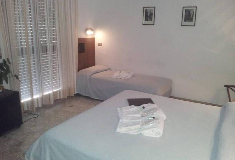 غرفة قياسية ثلاثية, Montecarlo