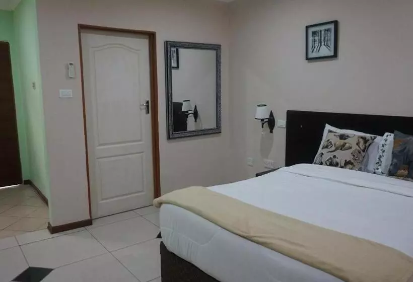 اتاق استاندارد با چشم‌انداز استخر, Tasha Lodge And Tours