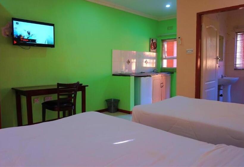 اتاق استاندارد با چشمانداز استخر, Tasha Lodge And Tours