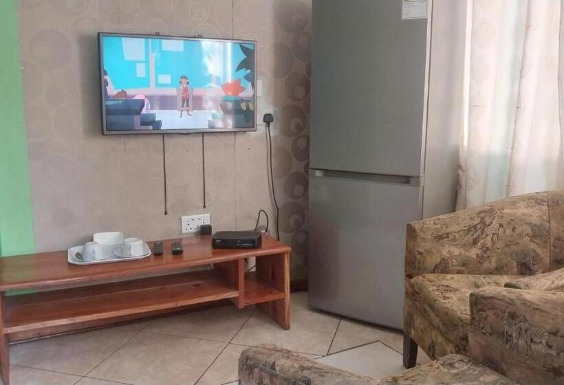 اتاق استاندارد با چشمانداز استخر, Tasha Lodge And Tours