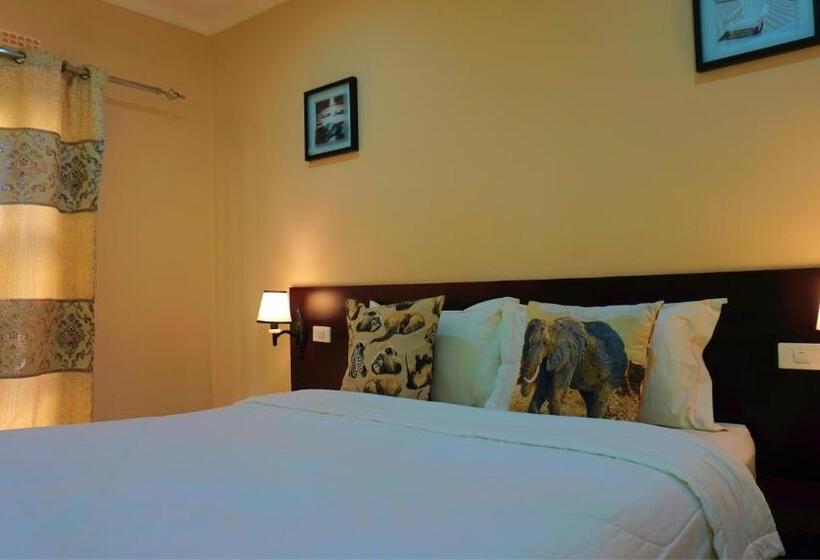 اتاق استاندارد با چشم‌انداز استخر, Tasha Lodge And Tours