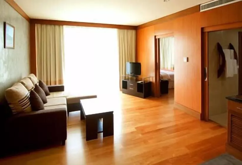 سوئیت با بالکن, Uniland Golf & Resort