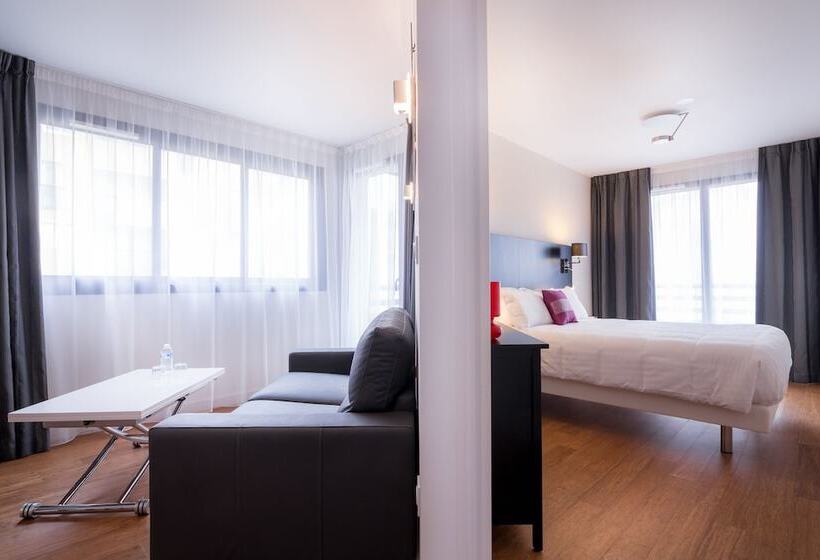 جناح جونيور, Le Wasconia