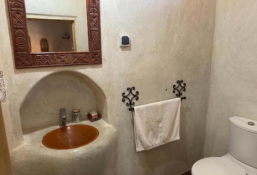 اتاق کلاب, Riad Paradise Of Silence