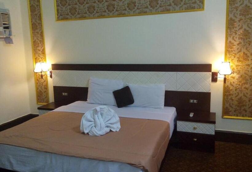 اتاق لوکس, Cairo Paradise