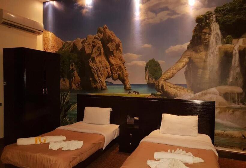 اتاق لوکس سه تخته, Cairo Paradise